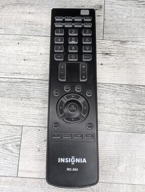 GENUINE INSIGNIA RC-304 LCD TV REMOTE - NS-L19Q-10A NS-L22Q-10A NS-L26Q-10A